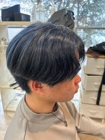 フレイズ(Frays)&nbsp;センターパートマッシュ　ハイライト　アッシュブルー