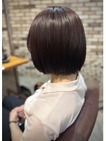 バルベストーキョーサウス(BARBES TOKYO SOUTH)&nbsp;ルビーブラウンで魅せる、艶ボブスタイル【和泉】
