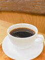 ブエナ(Buena)&nbsp;珈琲は橋倉BEANSの豆を挽いて提供。カラー等の待ち時間に是非。
