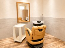 アミリ(AMILI)の雰囲気（完全個室で席を移動せずシャンプーまで出来ますので贅沢空間です）