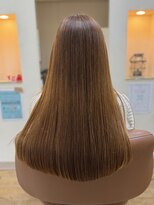 ウルア(urua)&nbsp;艶感ベージュのナチュラルロング