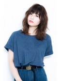 ひし形シルエット厚めバングヴェールウェーブフェザーロング
