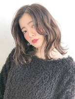ルティア(Lutia) アッシュベージュ 大人かわいい センターパート