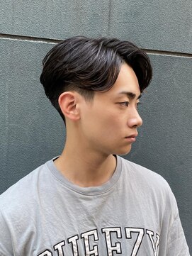 ドルクス 日本橋(Dorcus) 日本橋ワンカールニュアンスパーマBTS風センターパート