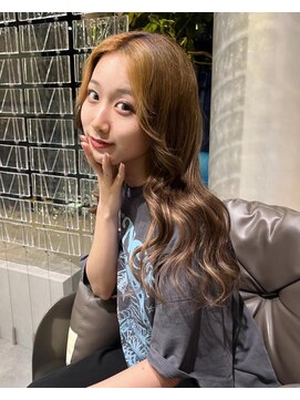 アール バイ ニーナ(R by NINA) 【'R Saya】ベージュ×フェイスフレーミング