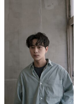 トゥ(TOE) パーマとセンターパート