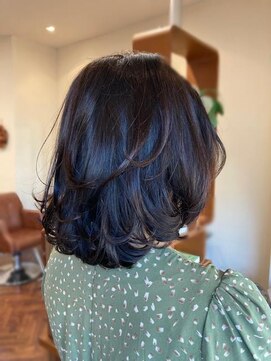 クロス(CROSS) 【芦屋クロス美容室】つやつやミディアムレイヤー