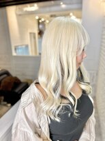 シェルティ フィエル(Shelltie Fiel)&nbsp;ホワイトブロンド＆インナーブラック(エクステ)