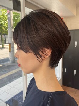 顔周りの似合わせカットはお任せあれ♪カウンセリングにしっかりと時間を取って、貴方の理想を叶えます。