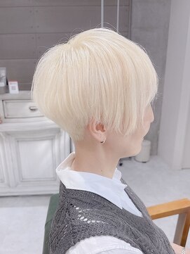 デイズ(days) 顔まわり似合わせ 白髪ぼかしホワイトブロンドショート