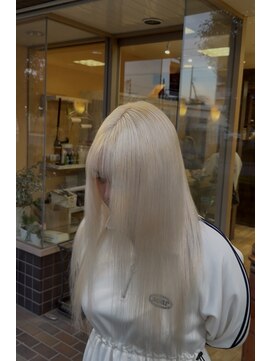 モアムー(Moremuu) ［かの］ホワイトブロンド
