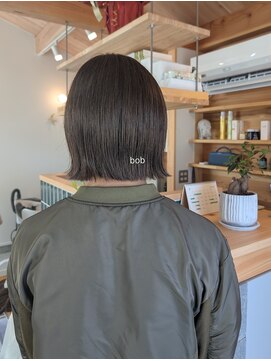 エンネ ユー(enne you..) グレージュカラー