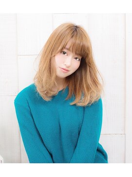 クロエ ヘアー(Chloe hair) ブリーチ/ペールベージュ/ミルクティーベージュ/レイヤーカット