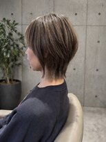 ザ サード プレイス トーキョー ギンザ(THE THIRD PLACE TOKYO GINZA)&nbsp;【銀座】グレージュカラーのウルフレイヤー