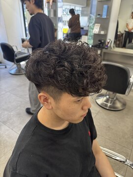 グルーマーズトウキョウ(GROOMER/S TOKYO) スペインカール/神保町/刈り上げ/メンズパーマ/フェードカット
