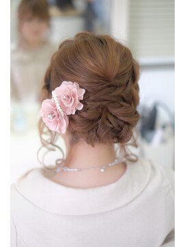 リサ 恵比寿(risa.) 編み込みふんわりアップ