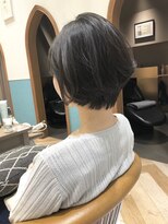 ロンド レグリーズ 立川(Lond leglise)&nbsp;ショートボブ・アッシュブラウン・耳かけ〈深味信也〉