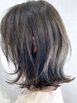 マニコ(manico) 外ハネウルフボブ