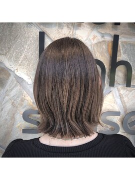 ナチュラルハイセンス 本店(natural high sense) シルバー×外ハネ☆ 似合わせカット/町屋駅