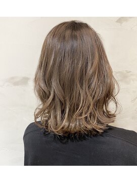 リリア(LILIA.) シアーベージュ