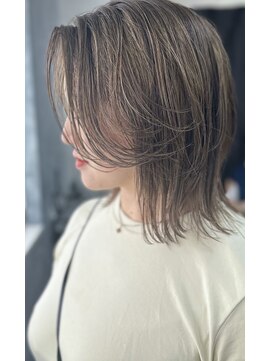 モノ アンド イニ(Mono & inni) 大人顔まわりレイヤーショート