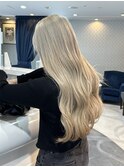 ハイトーンカラーブロンドベージュロングレイヤー