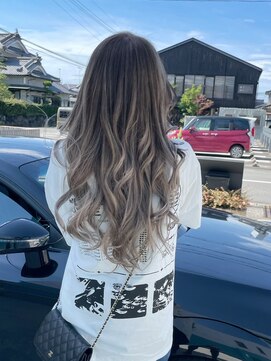 ムーンロータス(Moon Lotus) 自然なバレイヤージュ