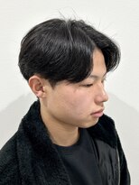 ヒュイル バイ ニアウ(Hwyl by Niau) センターパートメンズカットパーマニュアンスパーマスパイラル