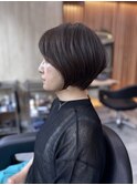 大人シンプル前下がりショート×ツヤ感オリーブカラー　　五十嵐