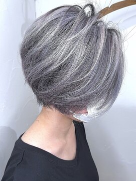 ブレイズヘアー(BLAZEhair) 【ハイトーンショート】ホワイトバレイヤージュ×ブリーチ２回