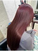 チェリーレッド 艶ロング透明感と美髪が際立つストレートカラー