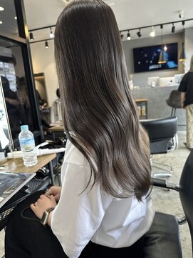 アン(un) ロングスタイル/秋カラー/透明感ブラウンカラー