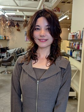 ヒカリス 東三国(HIKARIS) ロングウルフ/ウルフカット/レイヤーカット/ウルフパーマ