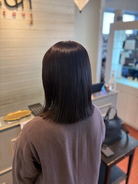 艶感たっぷりクリスタルカラー＆くびれミディアム