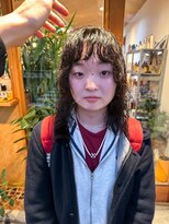 シツ(situ)&nbsp;黒髪ミディアムレイヤースタイル