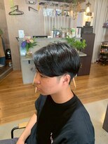 トニコ(toniko)&nbsp;センターパート×刈り上げ×ビジネスヘア