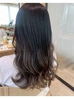 ファムバイアヴァンス(Femme by AVANCE.)&nbsp;赤み消しグレージュの艶ロング