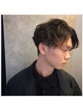 アンドジーオー(&.Go)&nbsp;センターパート パーマ