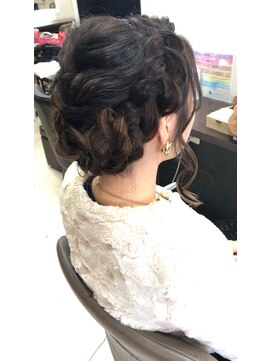 アリオン 編み込みアップ