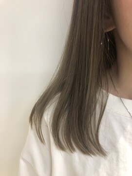 オブ センス(Of Sense) 品のある柔らかベージュ