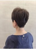 マスクでもスッキリ　もみあげツーブロック耳かけ風ショート