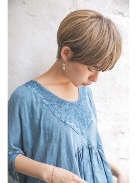 カライング(ing) 【+~ing】コンパクトショート×ミルクティベージュ【佐藤彩奈】