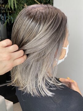 ステア ケース(stair case) 白髪ぼかしてグレージュグラデーション 白髪活かし 40代50代60代