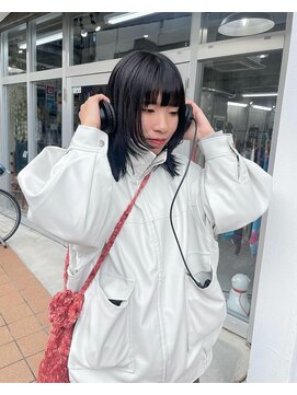 蜃気楼 （（蜃気楼））レイヤーカットとダークカラー