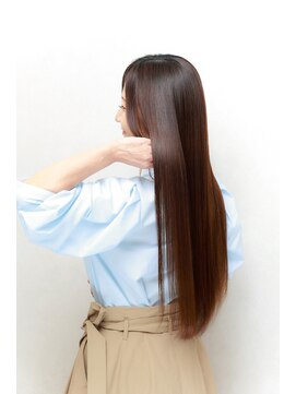 ララルーモ 渋谷公園通り店(LaLarOomo) 大人女性30代40代向けさらさら髪質改善キュアオペ