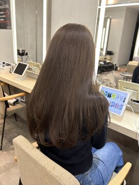 ウェイズトウキョウ 表参道(Ways TOKYO) 艶感たっぷりオリーブカラー