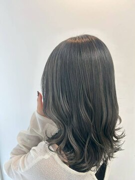 ビューティービースト 豊見城店(beauty:beast) 艶グレーカラー/毛先パーマ/ミディアム