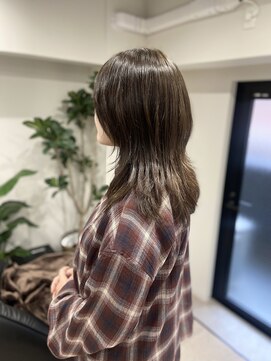 ルネ(Rune) オリーブベージュ／レイヤーカット