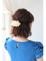 ホワイトルーム(White Room)&nbsp;ウェーブの編み込みハーフアップ♪