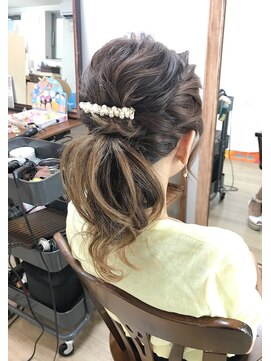 ロカット サロン(Roquat Salon) ふんわりポニーテールアレンジ【ヘアアレンジ　立川南/立川/袴】